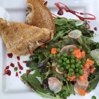 Rebecca's Restaurant - Canadian (New) Near Me - Mahone Bay, Nova Scotia