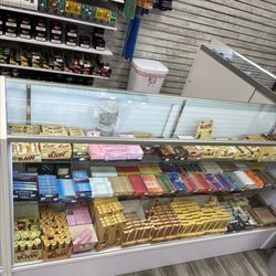 Smoke Valley - Rolling papers and cones