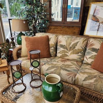 Feather Your Nest - Used, Vintage & Consignment Near Me - Fort Atkinson, Wisconsin