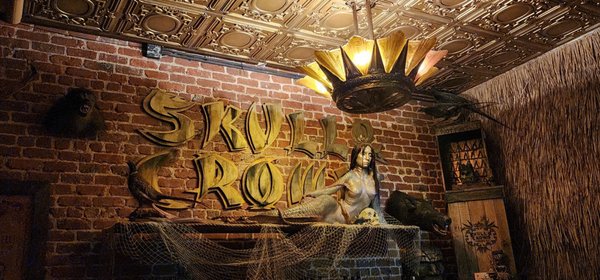 Skull & Crown Trading Co. by null