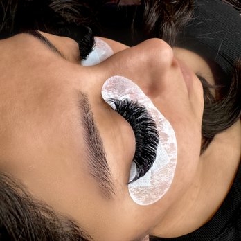 Lash Flow - If you love this look, request mega volume lashes. - Eyelash Service Near Me Lash Flow - If you love this look, request mega volume lashes. - Eyelash Service Near Me