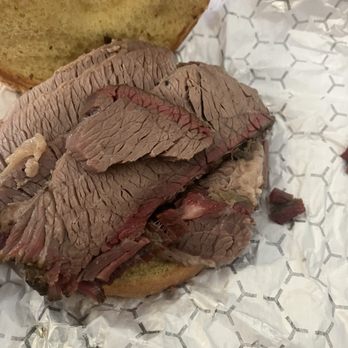 The Smokey Q - This is to be a freshly served brisket sandwich from Smokies restaurant from Dandridge, Tennessee, and it was dry and old fart - Smokehouse Near Me - Dandridge, Tennessee The Smokey Q - This is to be a freshly served brisket sandwich from Smokies restaurant from Dandridge, Tennessee, and it was dry and old fart - Smokehouse Near Me - Dandridge, Tennessee
