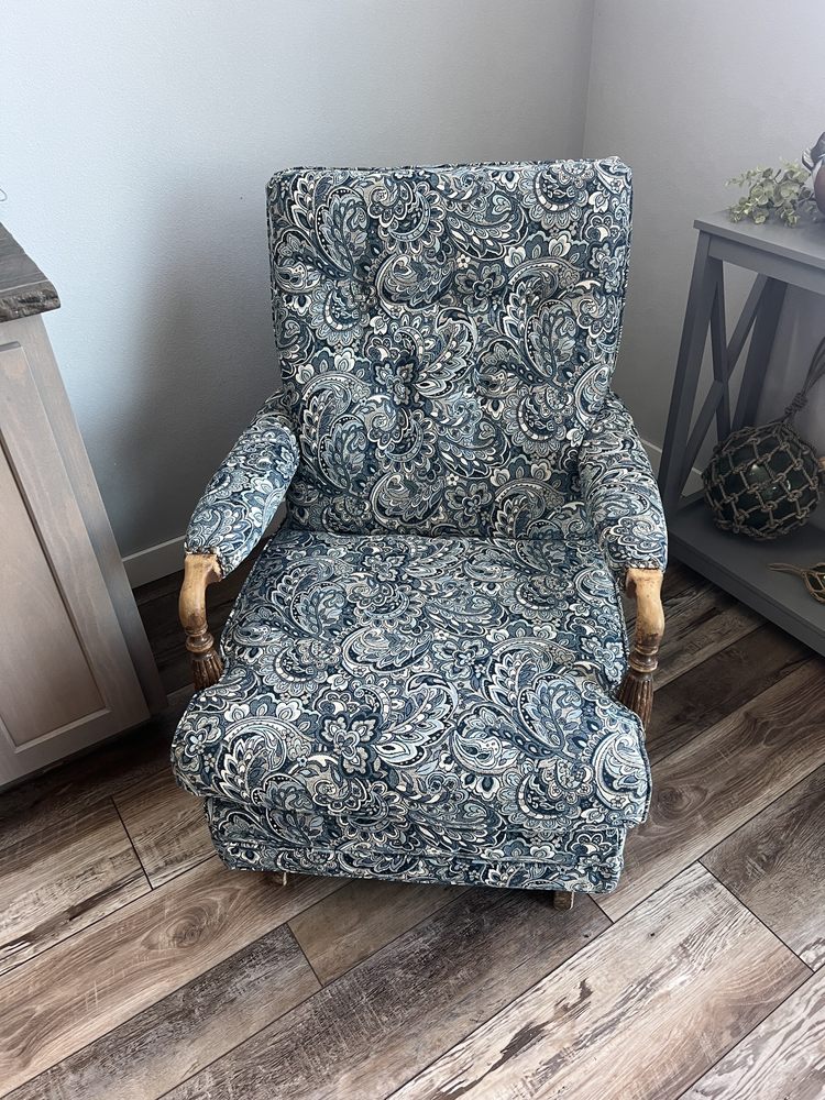 FLICK’S UPHOLSTERY Updated August 2024 17411 State Route 530 NE