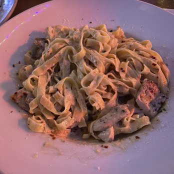 Public Pizza Italian Kitchen - Fettuccini Alfredo with chicken. - Italian Near Me - Yonkers, New York Public Pizza Italian Kitchen - Fettuccini Alfredo with chicken. - Italian Near Me - Yonkers, New York
