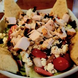 Maumee Bay Brewing - Mediterranean Salad with Chicken