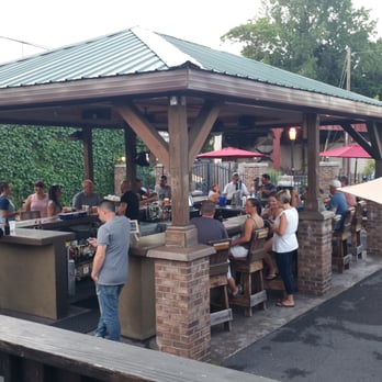 Centre Street Pub - Outside bar - Beer Gardens Near Me - Schenectady, New York