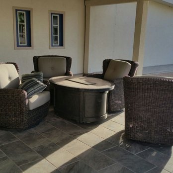Days Inn by Wyndham Brawley - Another area to sit at which was very dusty as well - Hotels Near Me - Brawley, California