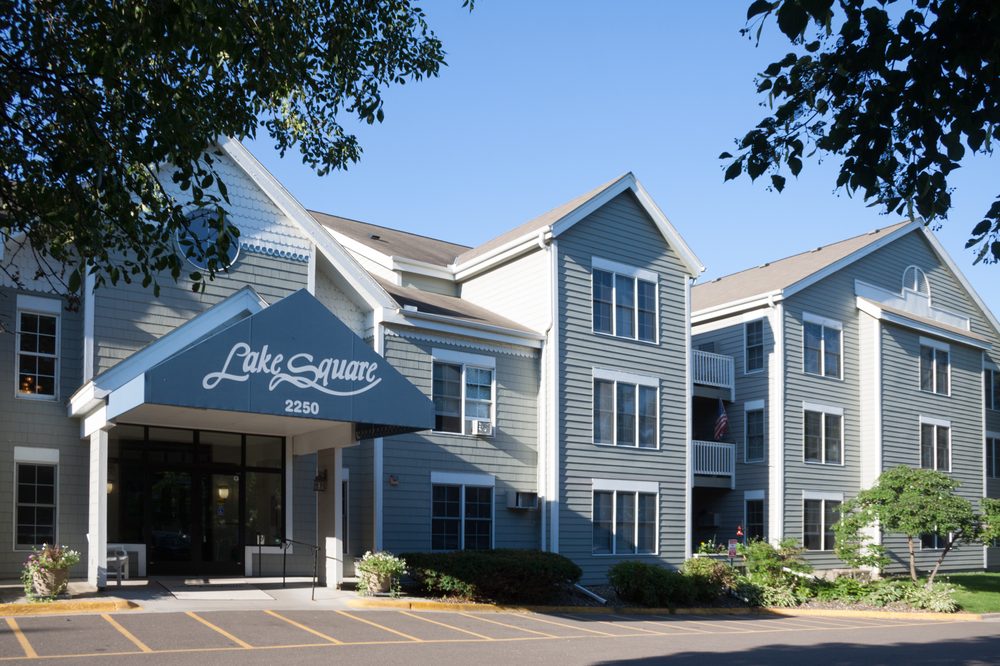 LAKE SQUARE APARTMENTS 2250 6th St, White Bear Lake, Minnesota