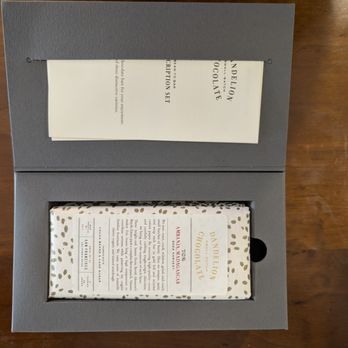 Dandelion Chocolate - Chocolate bar package (6 bars, 2 ounces each) - Chocolatiers & Shops Near Me - San Francisco, California Dandelion Chocolate - Chocolate bar package (6 bars, 2 ounces each) - Chocolatiers & Shops Near Me - San Francisco, California