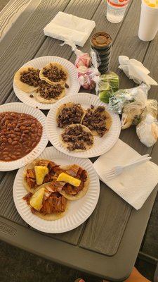 Leo's Tacos Truck by null