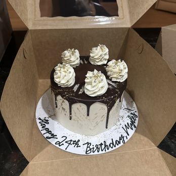 Syndesi Desserts - Custom Cakes Near Me