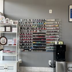 6/6/26 Great selection of regular nail polish