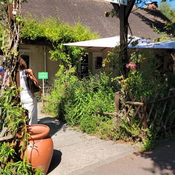 Les Nymphéas - The entry - Restaurants Near Me - Giverny, 27 Les Nymphéas - The entry - Restaurants Near Me - Giverny, 27