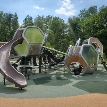 Meadowlark Park - Medium climber - Parks Near Me - Carmel, Indiana