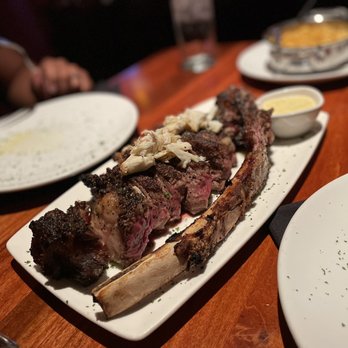 Fleming’s Prime Steakhouse & Wine Bar