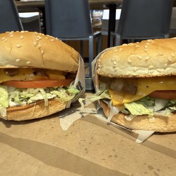 Habit Burger & Grill - Charburger with Cheese - Salad Near Me - Tukwila, Washington