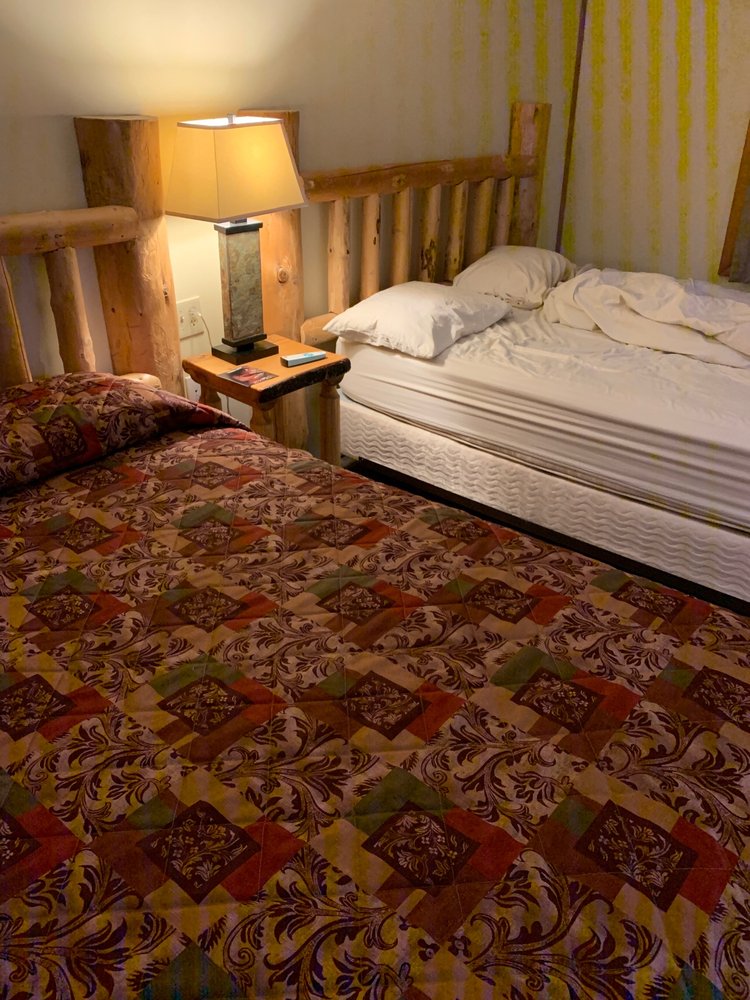 SPORTSMAN’S LODGE Resort 3244 Bur Oak Rd NW, Baudette, Minnesota