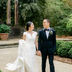 Gizzelle James Couturiere - Wedding dress alterations by Gizzelle James Couturiere. Wedding dress from Sweet Elegance (Decatur). Photo by Leigh Wolfe Photography.
