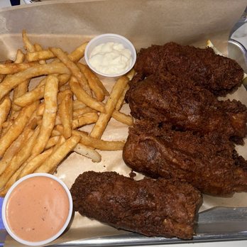 Giggy D's - Fish and chips - Sports Bars Near Me - Meridian, Idaho