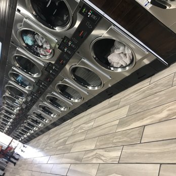 La Buenisima Lavanderia - Free Dryers - Laundromat Near Me - San Fernando, California La Buenisima Lavanderia - Free Dryers - Laundromat Near Me - San Fernando, California