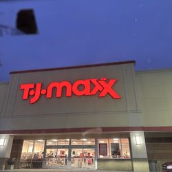 TJ Maxx - Enterance
