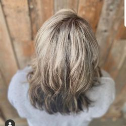 Pinups Salon and Spa - Blonde/gray blending