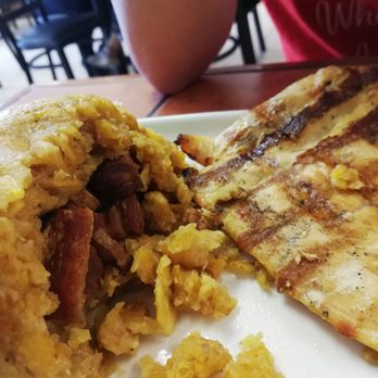Mi Bella Colombia - Mofongo con pollo plancha - Colombian Near Me - Tampa, Florida