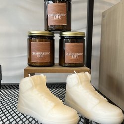 Reminiscent Luxe Candle Lounge