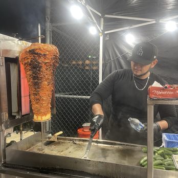 Tacos Y Burritos El Chiquiado - Tacos Near Me - Pasadena, California