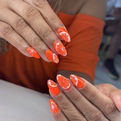 Nails & Lashes Spa La Tour - Nails by Lily