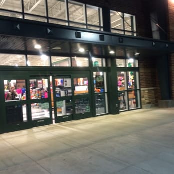 DICK'S Sporting Goods - Sports Wear Near Me - Savannah, Georgia