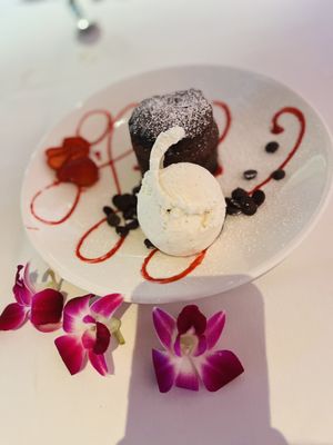 Roy's Restaurant by null