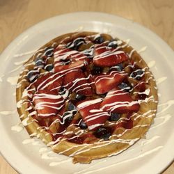 The Sycamore Cafe - Fresh berry waffle