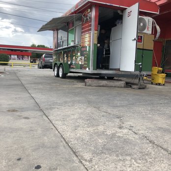 777 Mini Tacos & Birria - Food truck in front of restaurant - Food Trucks Near Me - San Antonio, Texas 777 Mini Tacos & Birria - Food truck in front of restaurant - Food Trucks Near Me - San Antonio, Texas