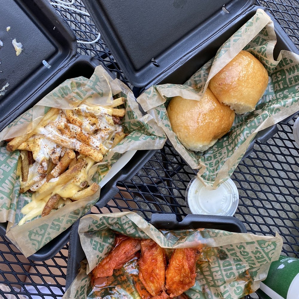 Some wings didn't make the photo..due to their extreme deliciousness! Some wings didn't make the photo..due to their extreme deliciousness!