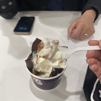 Cinnabon Swirl - Bakeries Near Me - Pasadena, California