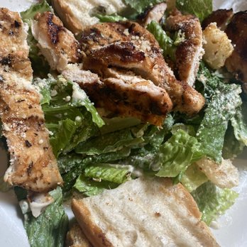 Le Petit Café - Chicken Traditional Caesar Salad - Coffee & Tea Near Me - Brooklyn, New York