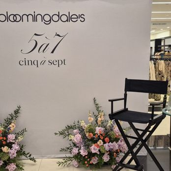 Bloomingdales - Accessories Near Me - Aventura, Florida