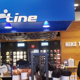 Exterior outside entrance of Finish Line - Fort Lauderdale, Florida Exterior outside entrance of Finish Line - Fort Lauderdale, Florida