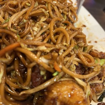 Szechuwan Garden - Combination Lo Mein - Seafood Near Me - Canoga Park, California