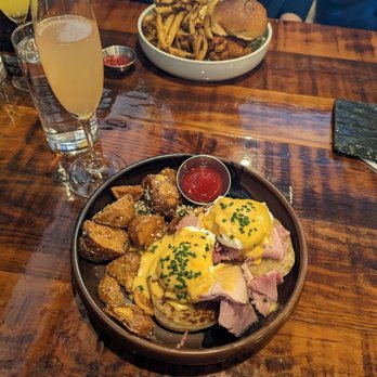 Le Coin - Eggs benedict - Seafood Near Me - Seattle, Washington Le Coin - Eggs benedict - Seafood Near Me - Seattle, Washington