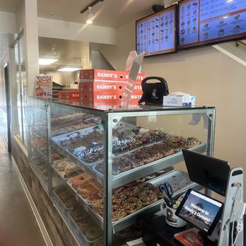 Randy's Donuts - Donuts Near Me - Pasadena, California