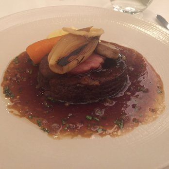 Galvin at Windows - Beef Bourguignon with bone marrow jus - French Near Me - London, XGL