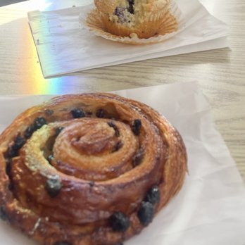El Café - Cinnamon rasin twist and muffin - Cafes Near Me - San Francisco, California El Café - Cinnamon rasin twist and muffin - Cafes Near Me - San Francisco, California