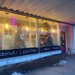Sweet Beet Bakery - Storefront