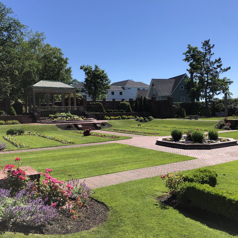 Beautiful heritage garden and architecture. Beautiful heritage garden and architecture.