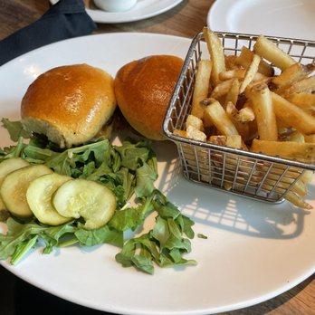 Yard House - Classic Sliders - New American Near Me - Orlando, Florida