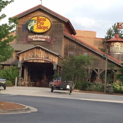 Bass Pro Shops - Entrance