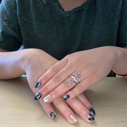 Gel Nail with line art design by Rose Gel Nail with line art design by Rose