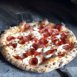 Bahler Street - Hot pepperoni pizza !